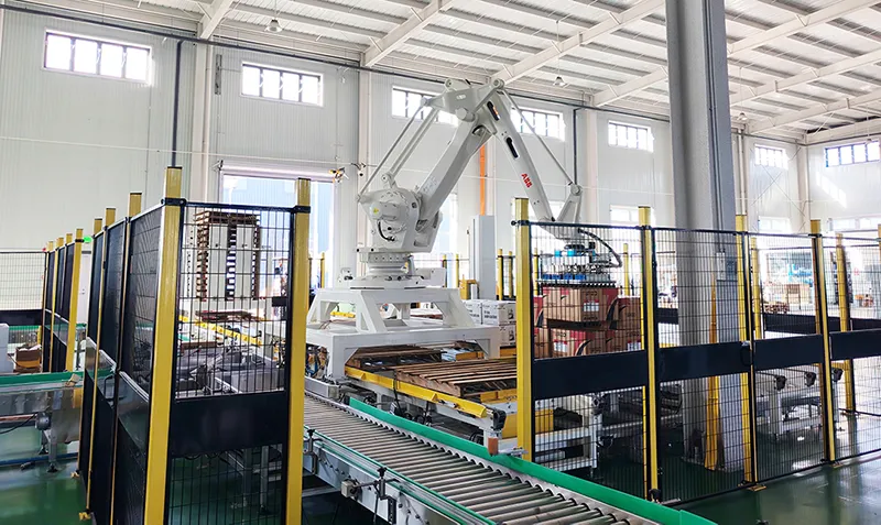 TERZO: Italian heritage meets Chinese innovation in global premium lubricant solutions 3 Palletizer packing TERZO products