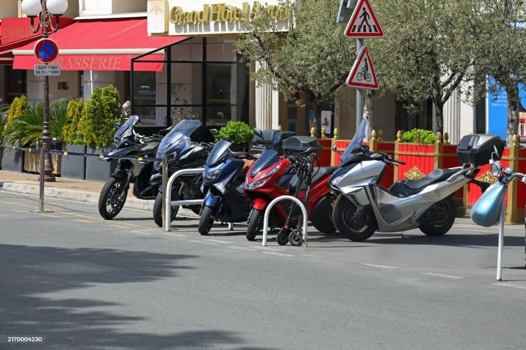 Motorcycle Oil Demand Trends in ASEAN Countries 5 Motorcycle Oil Demand Trends in ASEAN Countries_