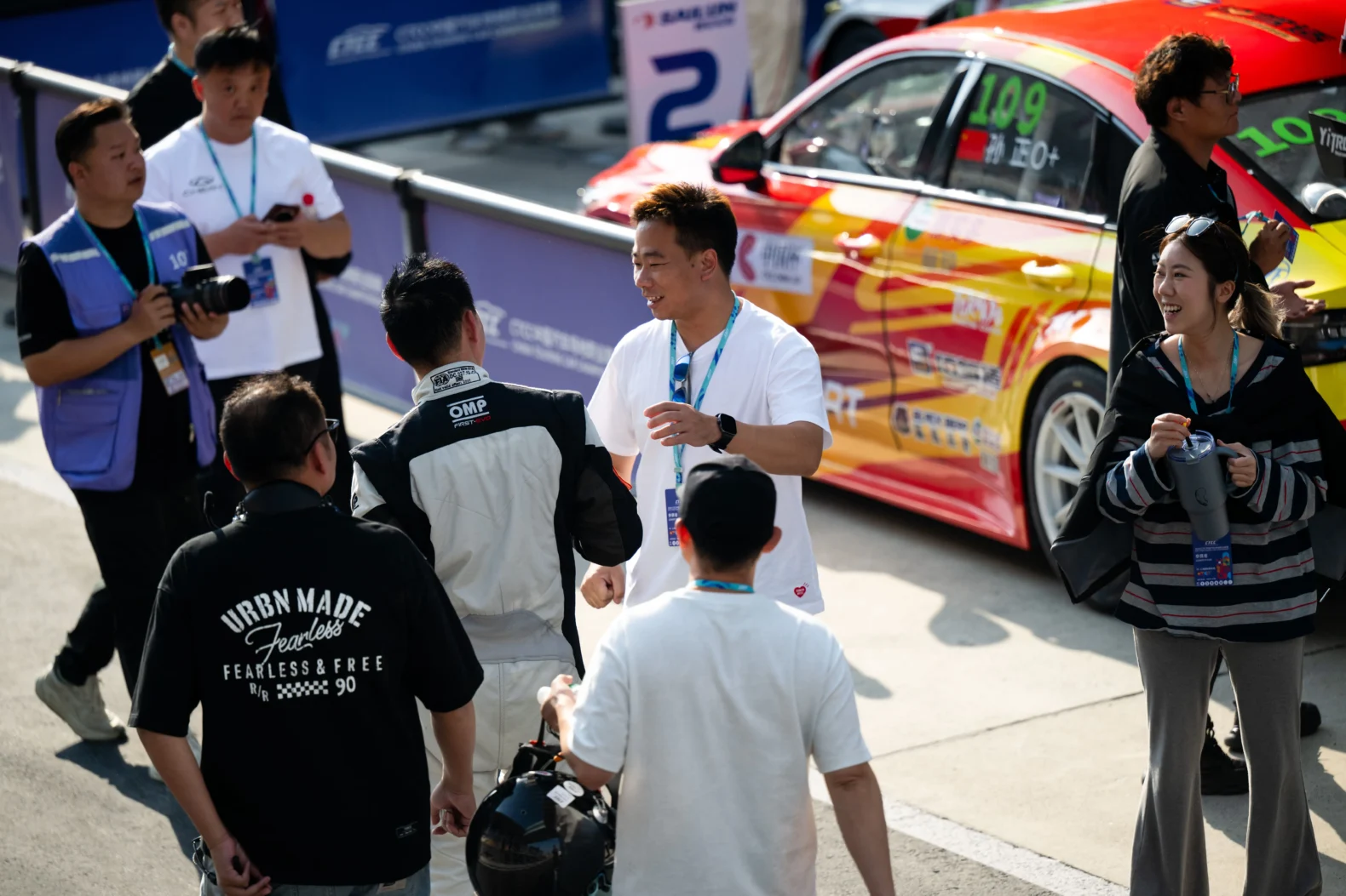 TERZO motorsport team working together at the circuit